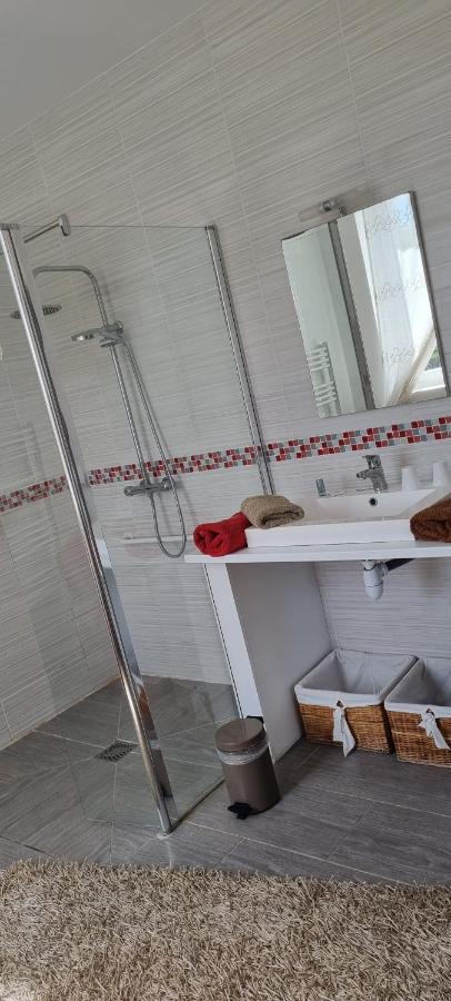 Hotel Le 6 3 Home Port En Bessin Luaran gambar
