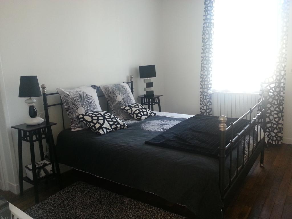 Hotel Le 6 3 Home Port En Bessin Bilik gambar